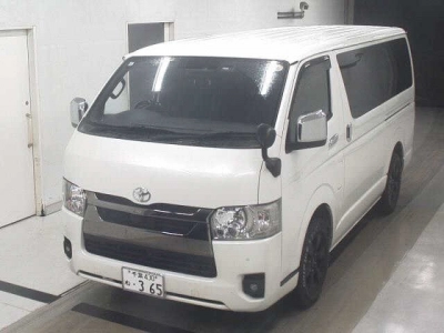 TOYOTA HIACE VAN
