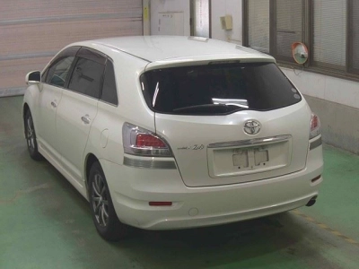 TOYOTA MARK X ZIO