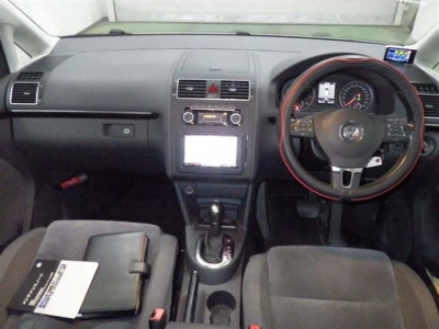 VOLKSWAGEN GOLF TOURAN