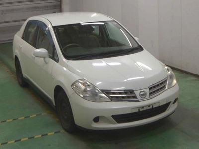 NISSAN TIIDA LATIO