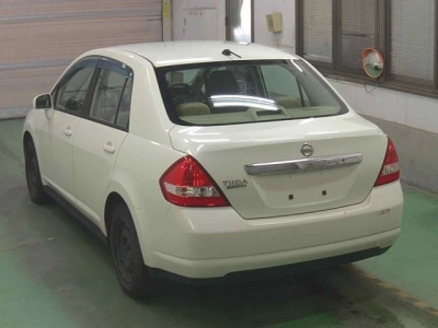 NISSAN TIIDA LATIO