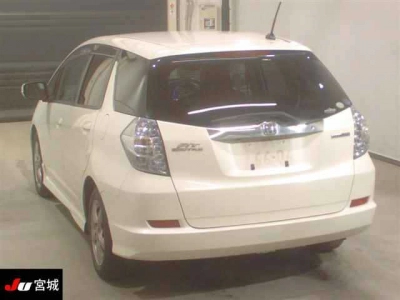 HONDA FIT SHUTTLE