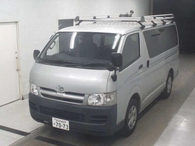 TOYOTA REGIUS VAN