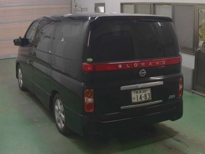 NISSAN ELGRAND
