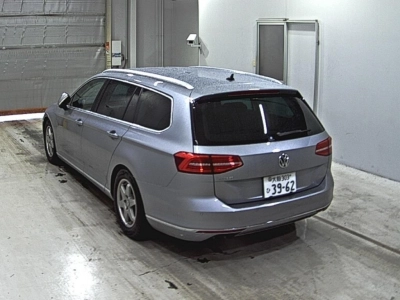 VOLKSWAGEN PASSAT VARIANT