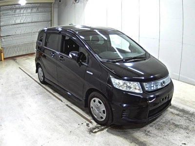 HONDA FREED SPIKE HYBRID