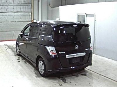 HONDA FREED SPIKE HYBRID