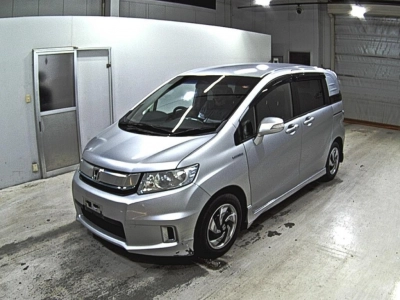 HONDA FREED SPIKE HYBRID