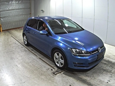 VOLKSWAGEN GOLF