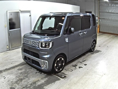 DAIHATSU WAKE