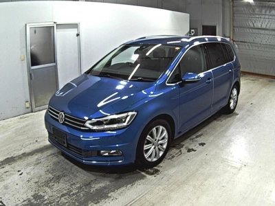 VOLKSWAGEN GOLF TOURAN