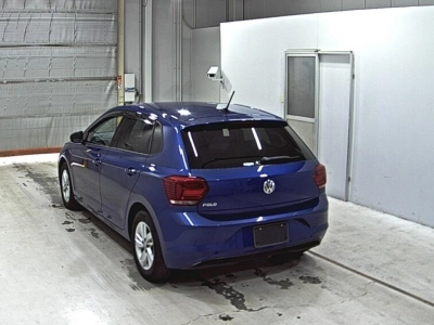 VOLKSWAGEN POLO
