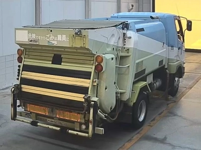 MITSUBISHI FUSO FIGHTER