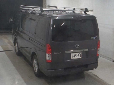 TOYOTA HIACE VAN