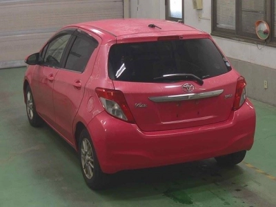 TOYOTA VITZ