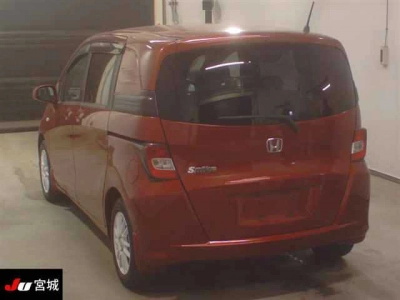 HONDA FREED SPIKE