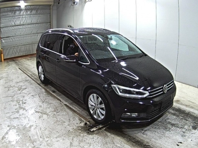 VOLKSWAGEN GOLF TOURAN