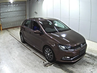 VOLKSWAGEN POLO