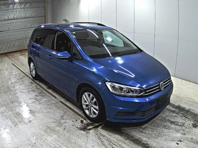 VOLKSWAGEN GOLF TOURAN