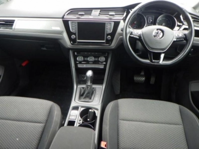 VOLKSWAGEN GOLF TOURAN