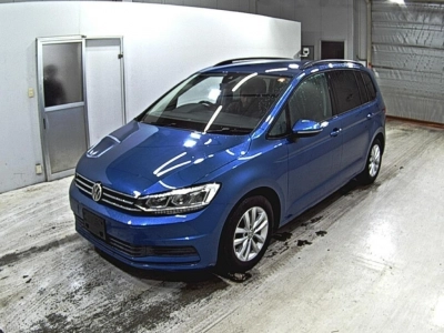 VOLKSWAGEN GOLF TOURAN