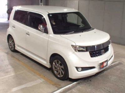 TOYOTA BB