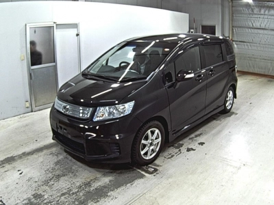 HONDA FREED SPIKE HYBRID