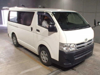 TOYOTA REGIUS ACE