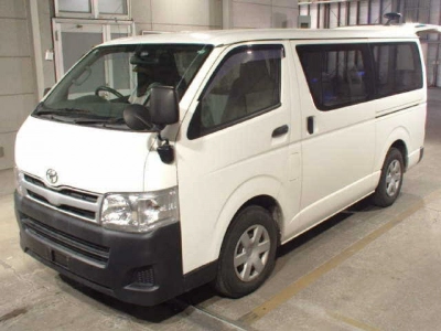 TOYOTA REGIUS ACE