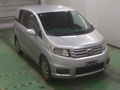 HONDA FREED SPIKE