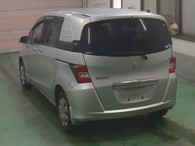 HONDA FREED SPIKE