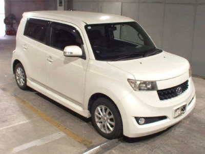 TOYOTA BB