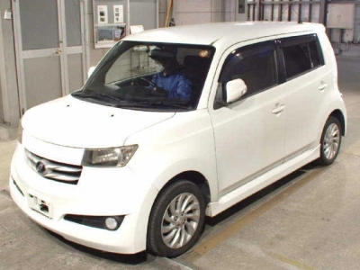 TOYOTA BB