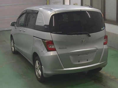 HONDA FREED SPIKE