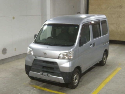 TOYOTA PIXIS VAN