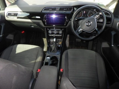 VOLKSWAGEN GOLF TOURAN