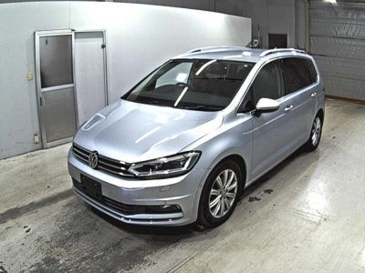 VOLKSWAGEN GOLF TOURAN