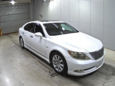 LEXUS LS