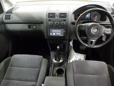 VOLKSWAGEN GOLF TOURAN