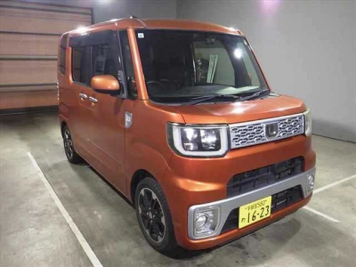 DAIHATSU WAKE