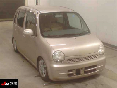 DAIHATSU MOVE LATTE