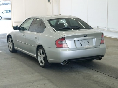 SUBARU LEGACY B4