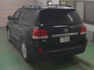 TOYOTA LAND CRUISER