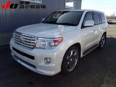 TOYOTA LAND CRUISER