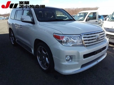 TOYOTA LAND CRUISER