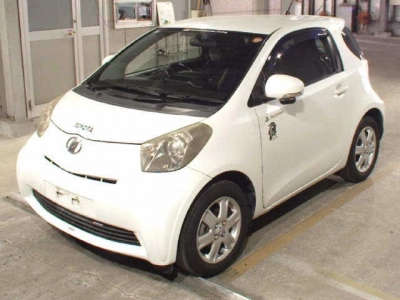 TOYOTA IQ