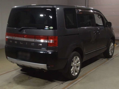 MITSUBISHI DELICA D:5