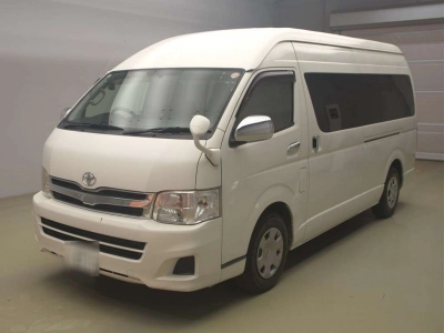 TOYOTA HIACE COMMUTER
