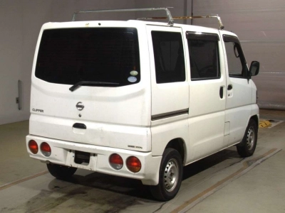 NISSAN CLIPPER VAN