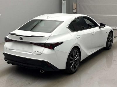 LEXUS IS